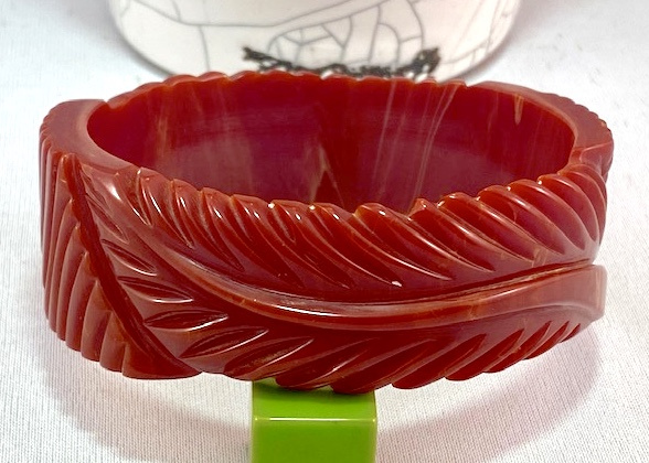 BB271 feather carved marbled red amber bakelite bangle